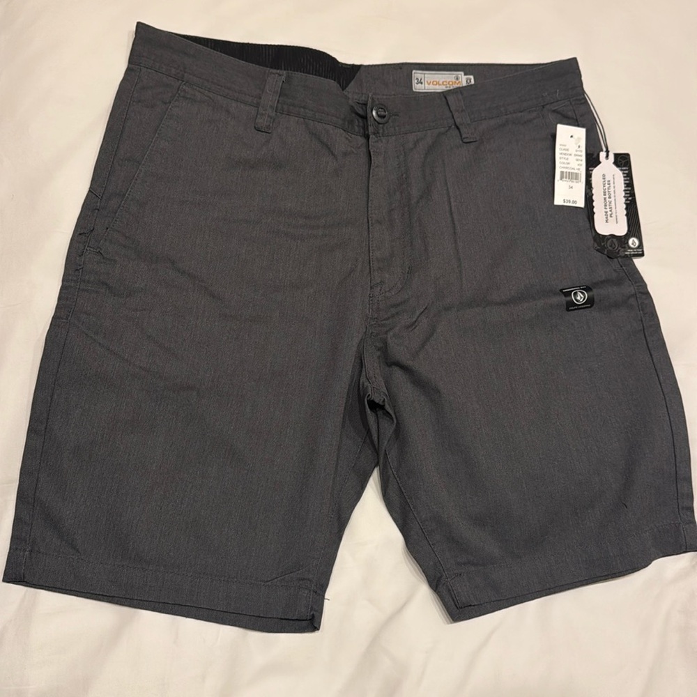 NWT Volcom Modern Fit Grey Shorts, Size 34